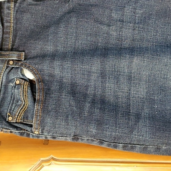 Levi's 505 straight leg jeans. Flap back pocket. Good‎ used condition. 36" 29". - Picture 3 of 10